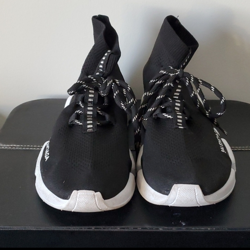 Sneakers - Picture 2 of 5